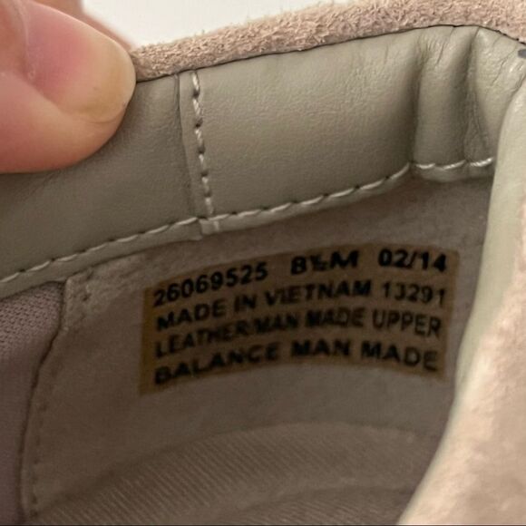 Clarks Tan White Round Toe Slip On Leather Driving Moccasins - Picture 9 of 9